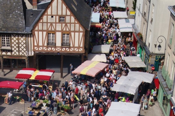 LA MARCHÉ DU MARDI
