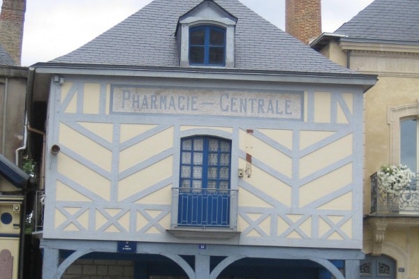 MAISONS A COLOMBAGES (XV ème et XVII ème sciècle)